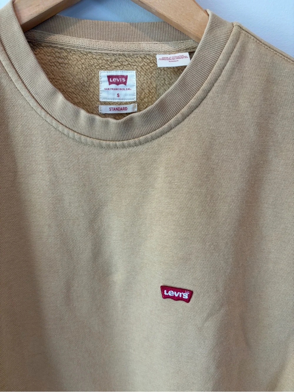 Levi's Men's Crewneck Sweatshirt in Tan